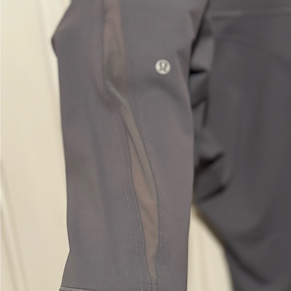 Lululemon wunder train mesh panel HR tight 25” - Picture 3 of 7